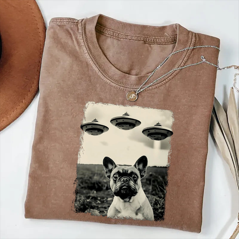 French Bulldog Taking Selfie with UFOs Funny T-Shirt