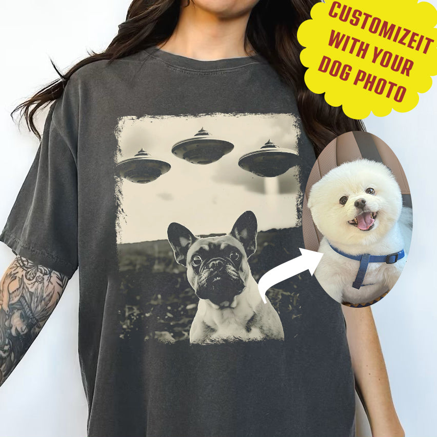 Personalized dog Taking Selfie with UFOs Funny Unisex T-Shirt