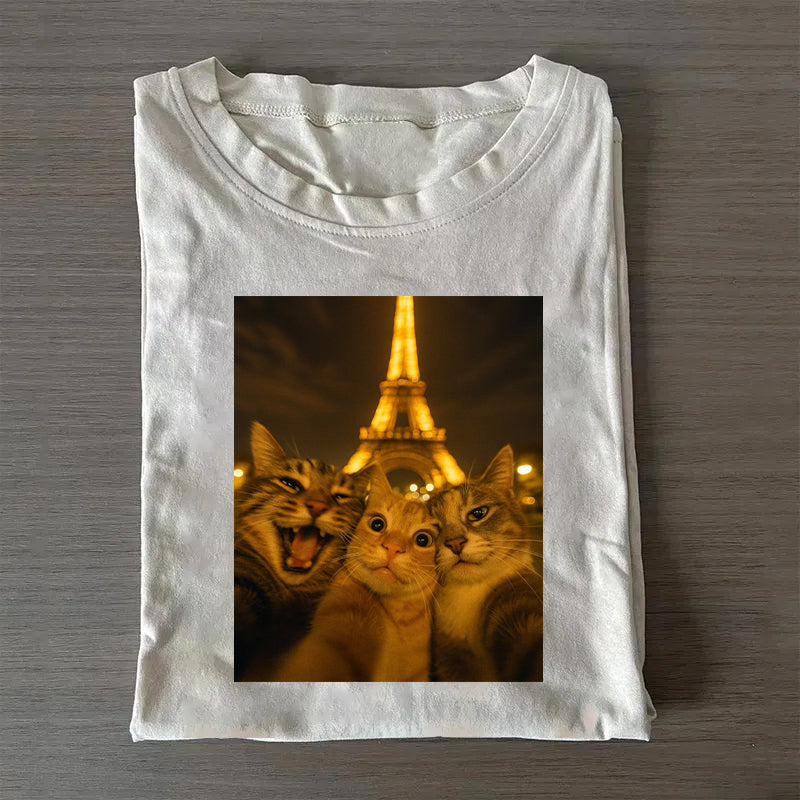 Cat Taking Selfie with Eiffel Tower Funny T-Shirt