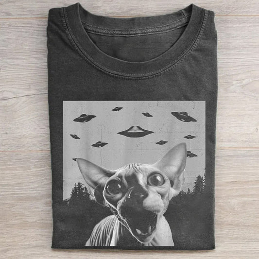 Sphynx Cat Taking Selfie with UFOs Funny T-Shirt
