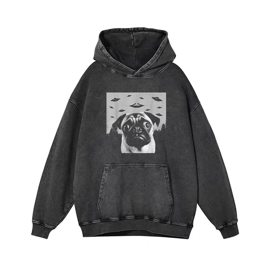 Pug Taking Selfie with UFOs Funny T-Shirt