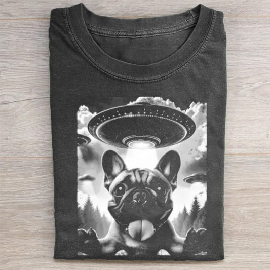 French Bulldog Taking Selfie with UFOs Funny T-Shirt - heygraff