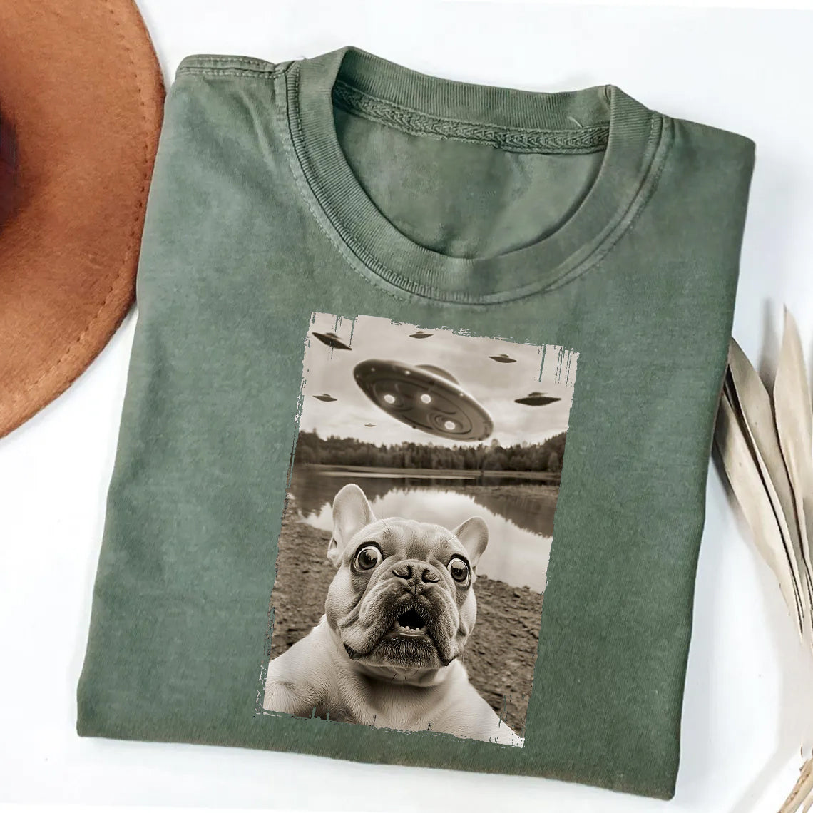 French Bulldog Taking Selfie with UFOs Funny T-Shirt