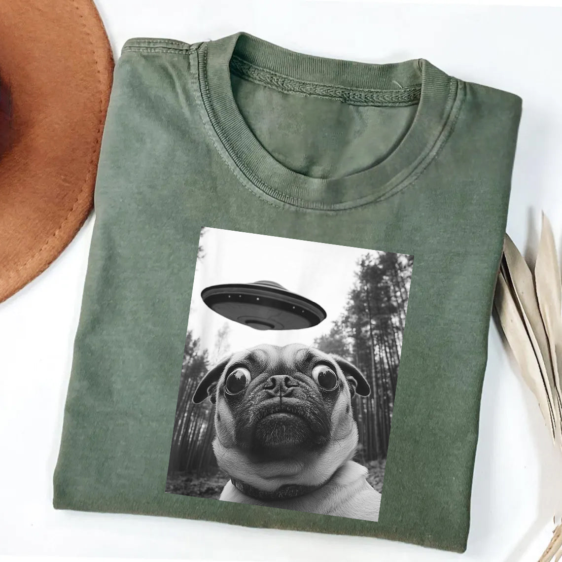 Pug Taking Selfie with UFOs Funny Shirt