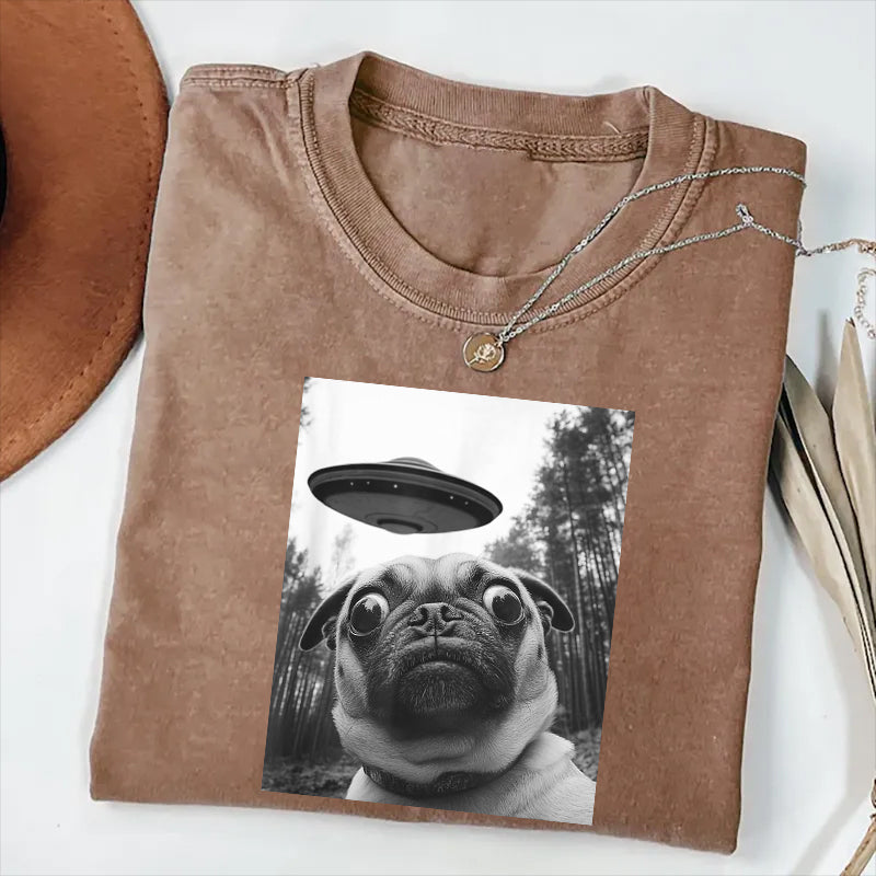 Pug Taking Selfie with UFOs Funny Shirt
