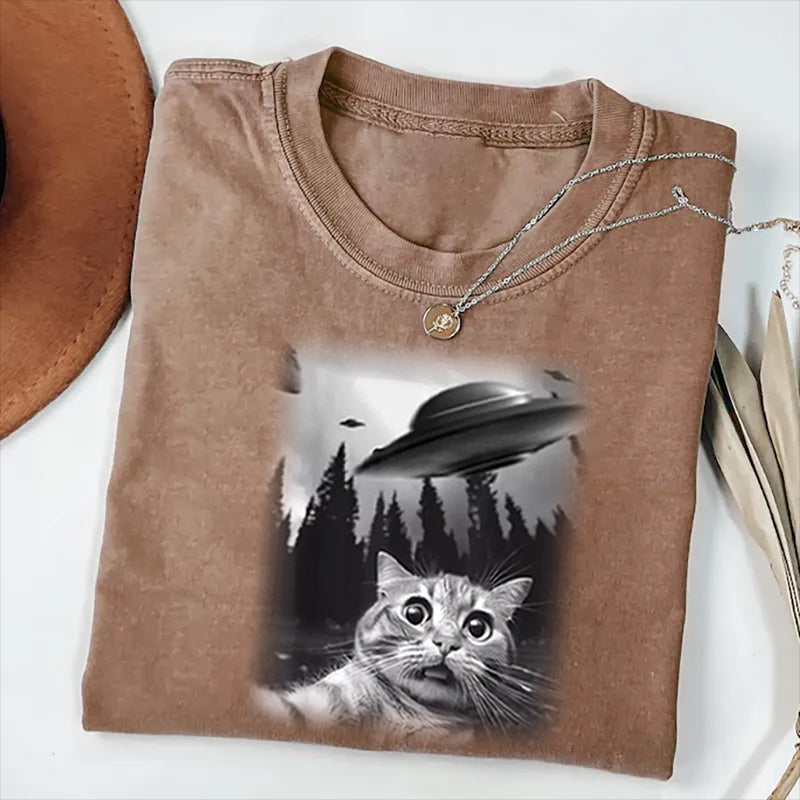 Cat-selfie-with-UFO-washed cotton T-shirt