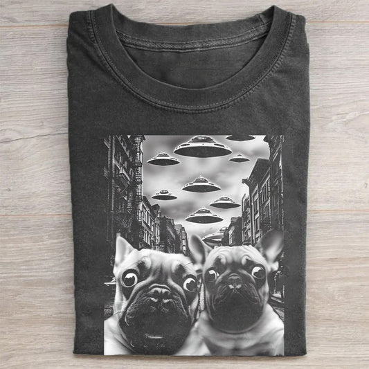 French Bulldog Taking Selfie with UFOs Funny T-Shirt - heygraff